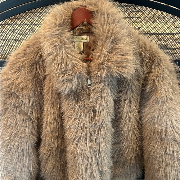 NWT Coco & Shay Faux Fur Coat - Picture 5 of 8